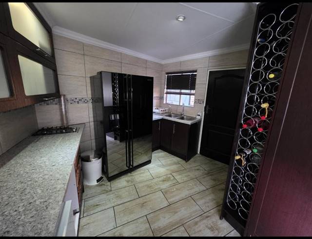 3 BEDROOM HOUSE FOR SALE IN MAGALIESKRUIN